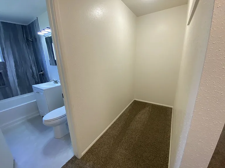 757 NE Alameda Ave — Photo 17