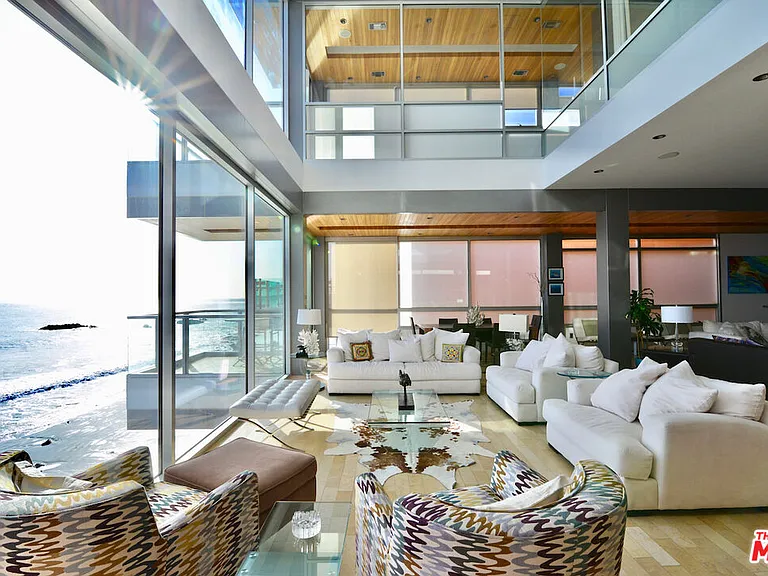 24826 Malibu Rd — Photo 9