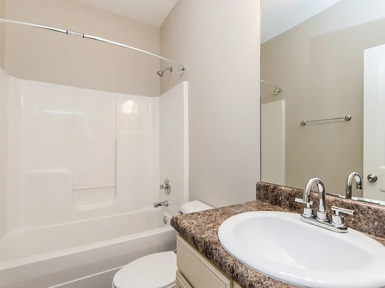 28 Rosen St — Photo 15