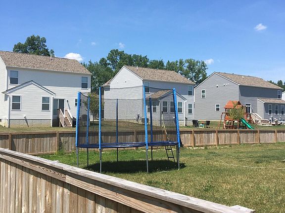 2nd image of 139 Broadmoore Blvd