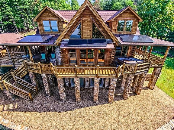 3rd image of 184 Grandview Cir