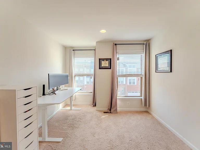 42506 Dogwood Glen Sq — Photo 41