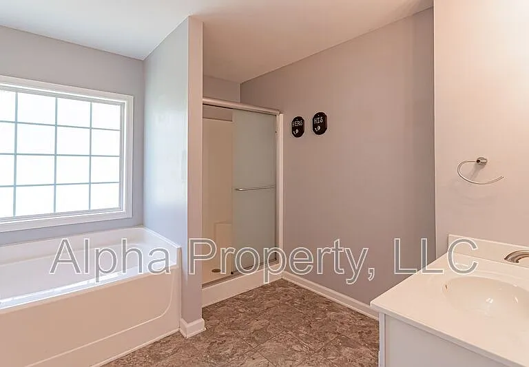 504 Collingsworth Ln — Photo 16