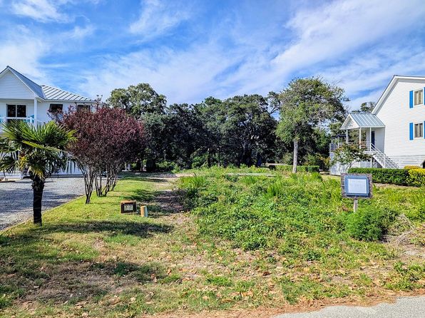 114 E Island Dr