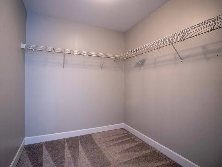 221 Berwick Dr — Photo 20