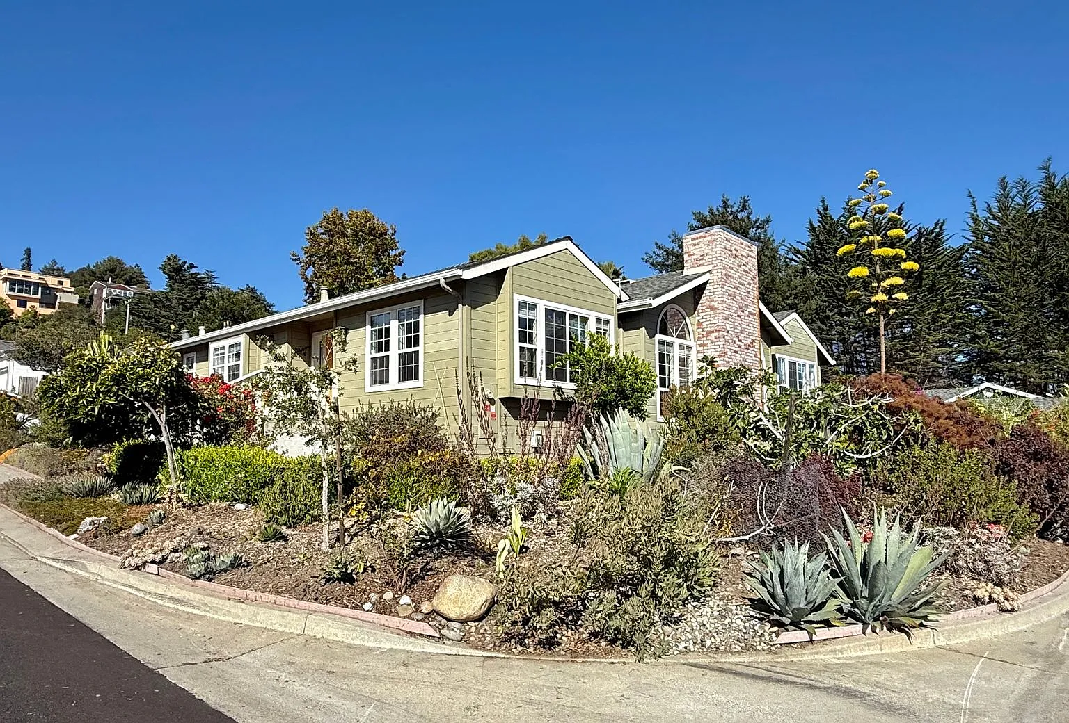 7146 Danko Drive — Photo 2