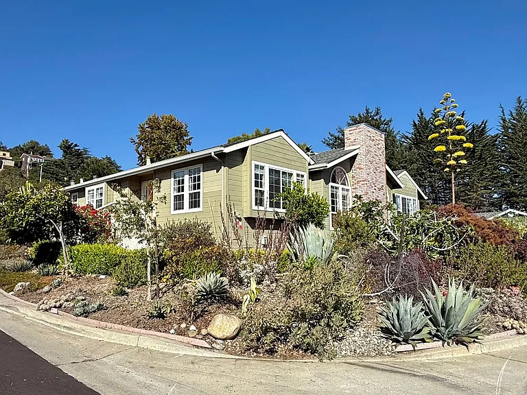 7146 Danko Dr — Photo 2