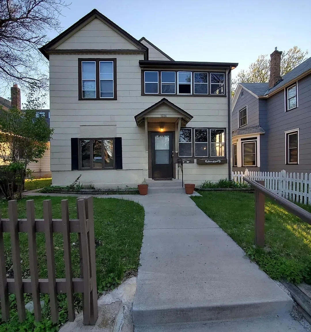 2 bed, 1100 sqft, $1,900 — Photo 1