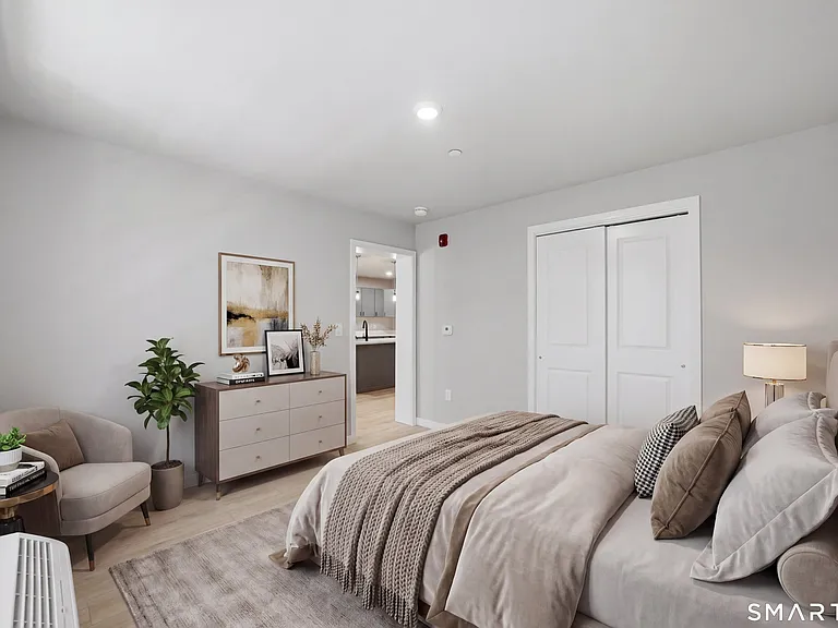 589 Bedford St #205 — Photo 7