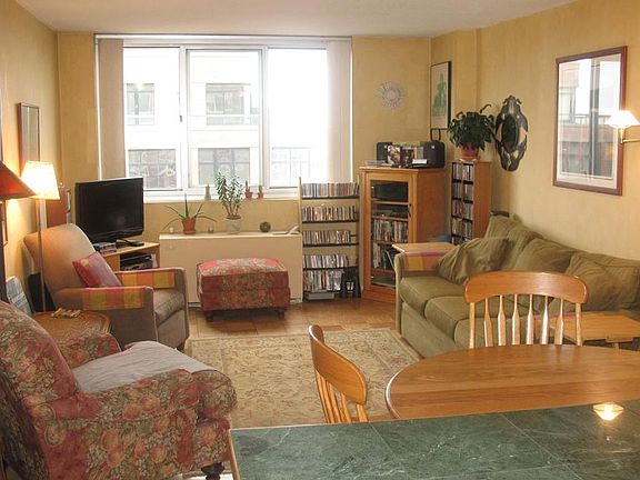 4th image of 345 E 93rd St APT 30A