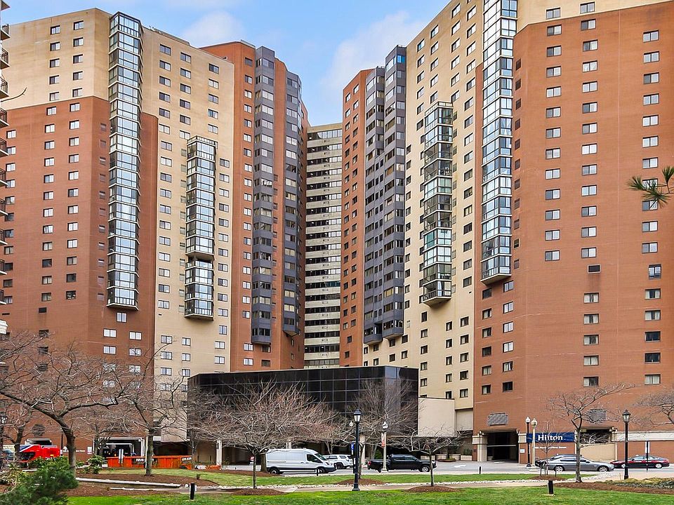 1st image of 900 N Stafford St APT 1104