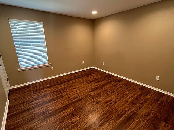 5th image of 808 S Knoxville Ave #A
