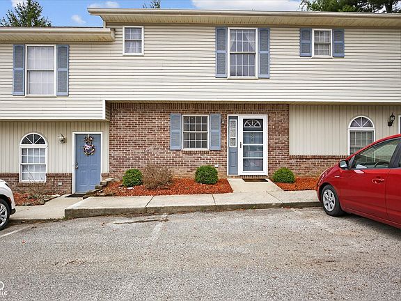 2nd image of 896 E Sherwood Hills Dr