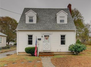 12 Maple Ave, Clinton, CT 06413