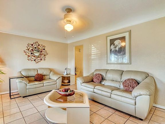 4th image of 8049 Carpenter Dr