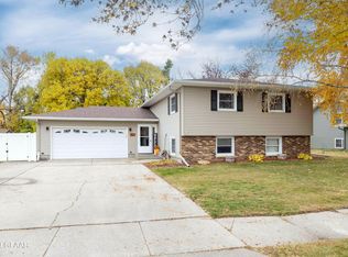 2277 Springbrook Ct, Grand Forks, ND 58201