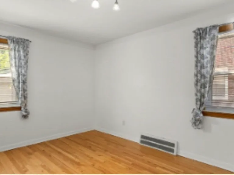 15587 Russell Ave — Photo 12