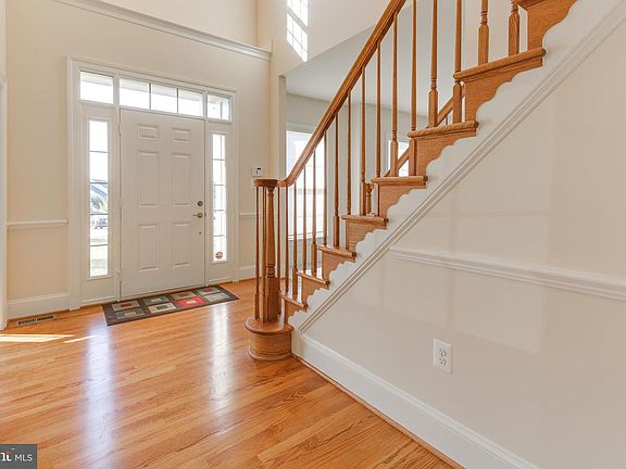 4th image of 8411 Sonnet Ct