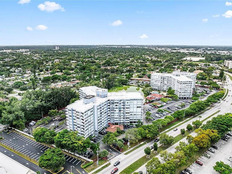 1300 NE Miami Gardens Dr #512E — Photo 22