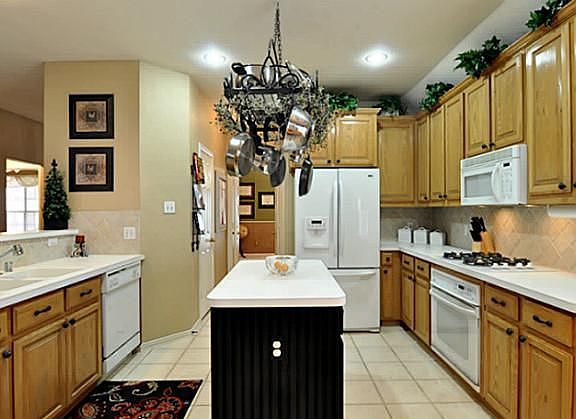 4th image of 419 Suncreek Dr