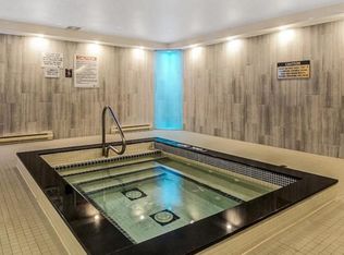 2760 Carousel Cres #1008, Ottawa, ON K1T2N4