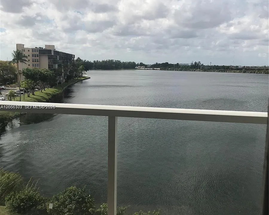 1301 NE Miami Gardens Dr #524W