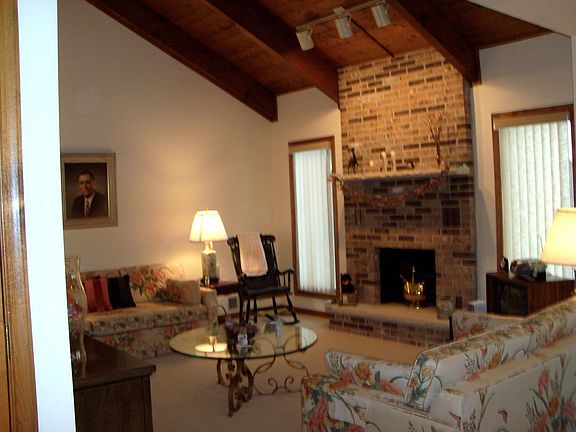 Living rm.