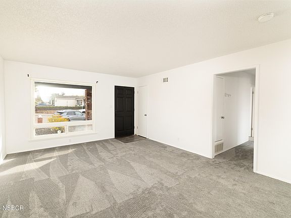 5th image of 5371 Highland Dr
