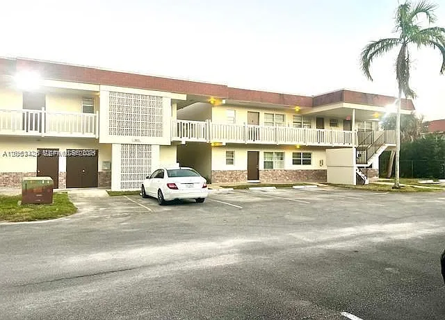 Marlboro Estates Condo — Photo 2