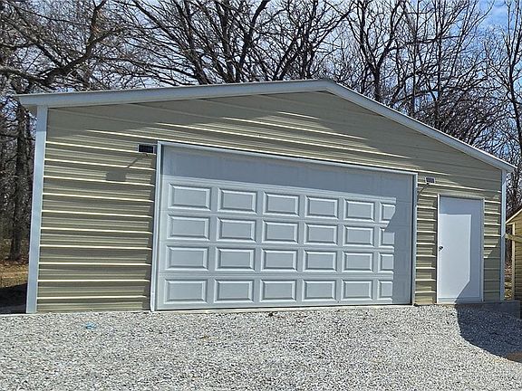 4th image of 556 SE 1291st Rd