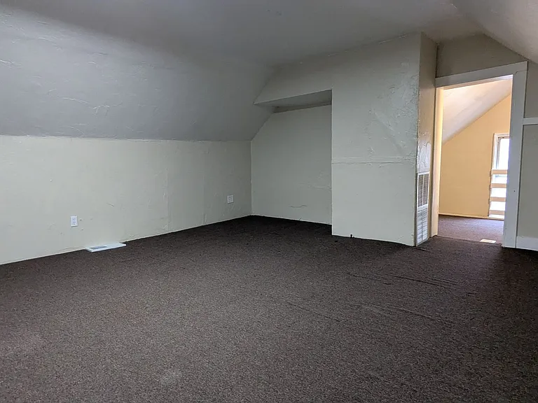 793 Boulevard St — Photo 26