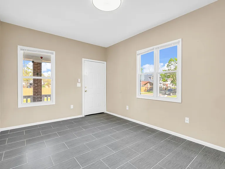 6423 Hazlett St — Photo 7
