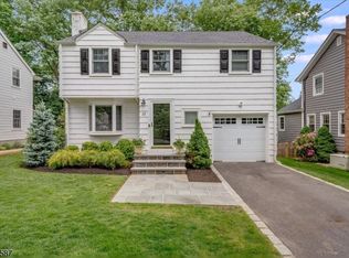 22 Essex Rd, Chatham, NJ 07928