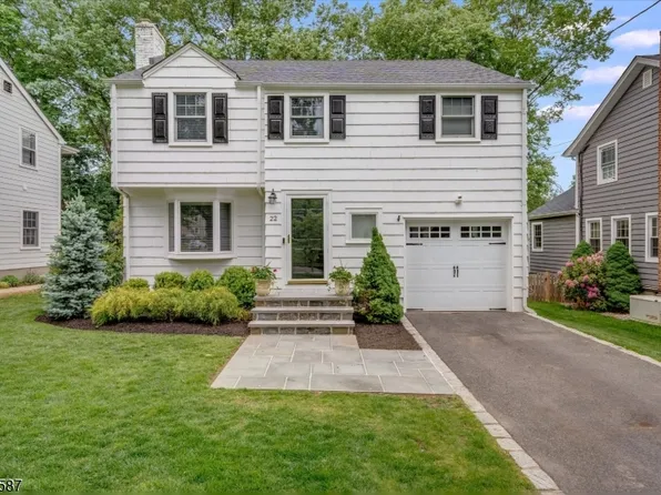 22 Essex Rd, Chatham Boro, NJ 07928