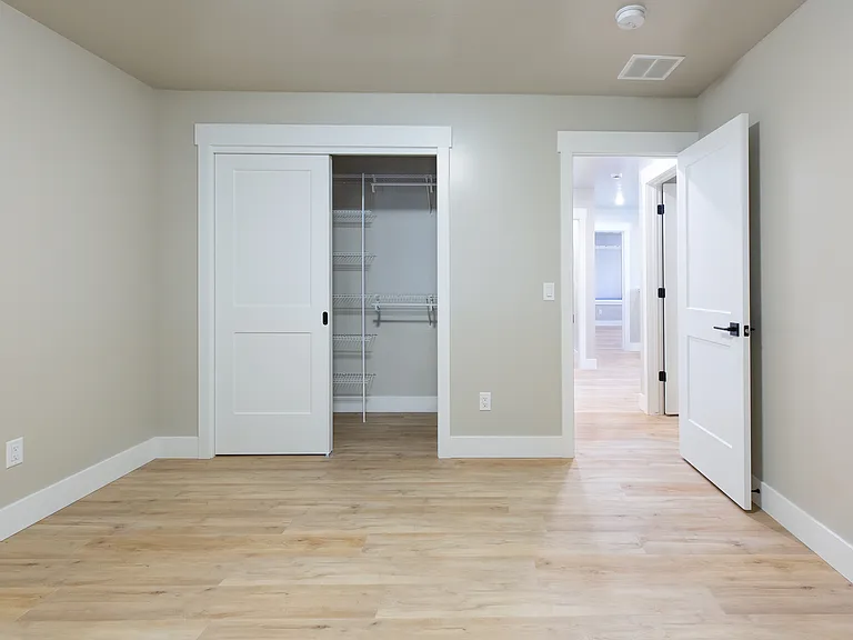 5377 Remington Dr — Photo 30