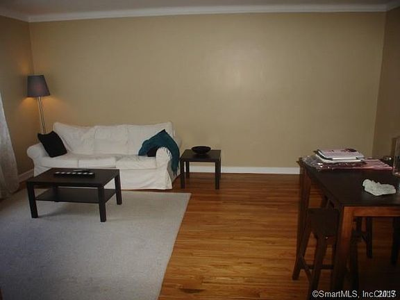 3rd image of 128 Woodside Grn APT 2A