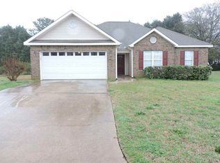 203 Myles Ln, Bonaire, GA 31005