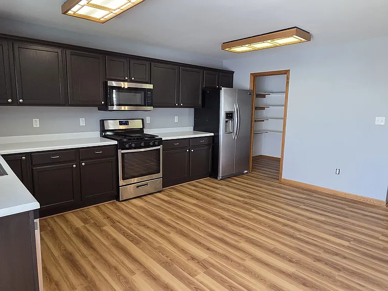 1610 Beech Dr — Photo 8