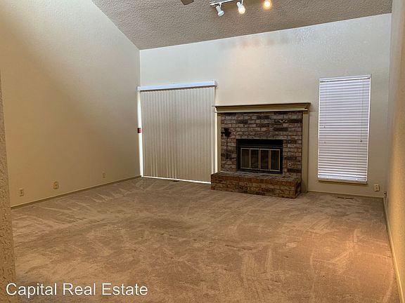 3rd image of 2512 Lynn Ln
