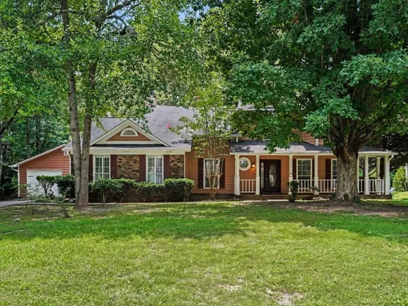 10035 Point View Dr, Jonesboro, GA 30238