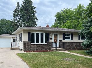1415 19th 1/2 St S, Moorhead, MN 56560