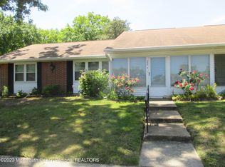 496A Thornbury Ct, Lakewood, NJ