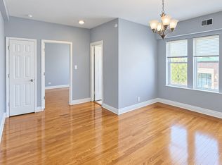 4165 S Archer Ave #204, Chicago, IL 60632