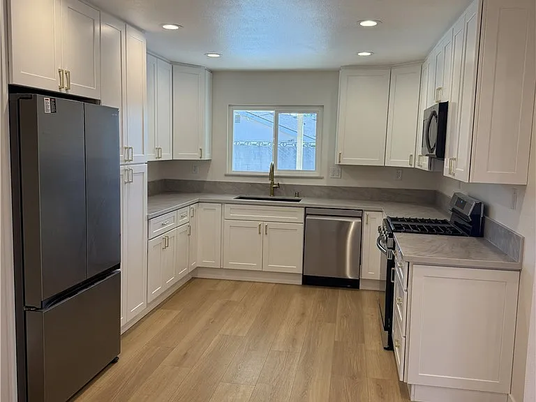 906 Majella Ave — Photo 10