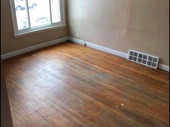 2nd image of 2876 Hudson Dr