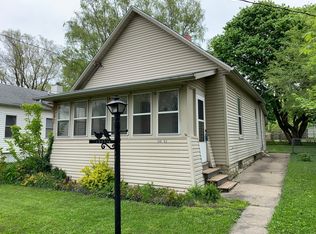 1315 1/2 Ewing St, Bloomington, IL 61701