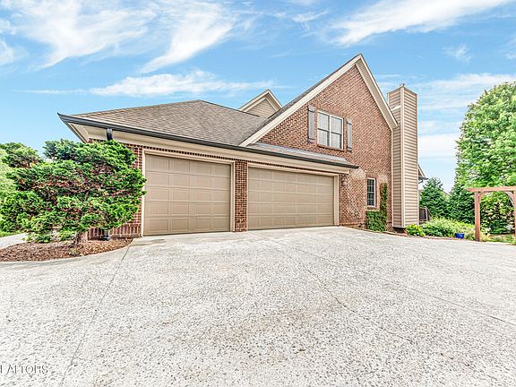 4th image of 707 Lake Vista Ln