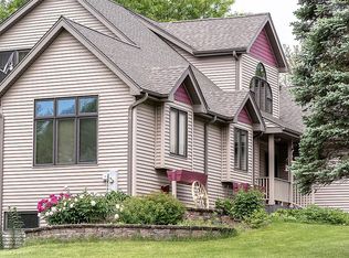 4602 Somerset Ct, Woodstock, IL 60098