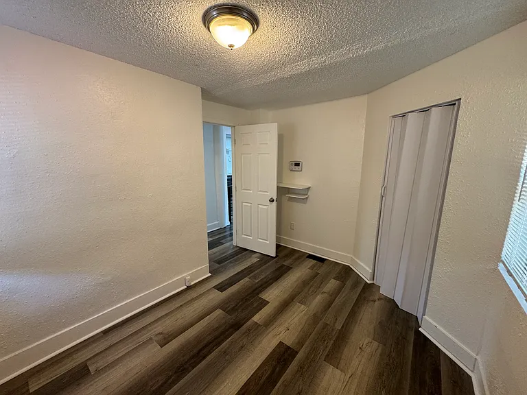 1738 Dallas St — Photo 14