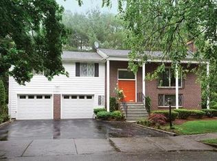 110 Nardell Rd, Newton, MA 02459